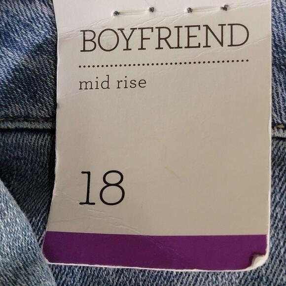 Style & Co Striped Embroidered Curvy-Fit Boyfriend Jeans - Picture 3 of 3